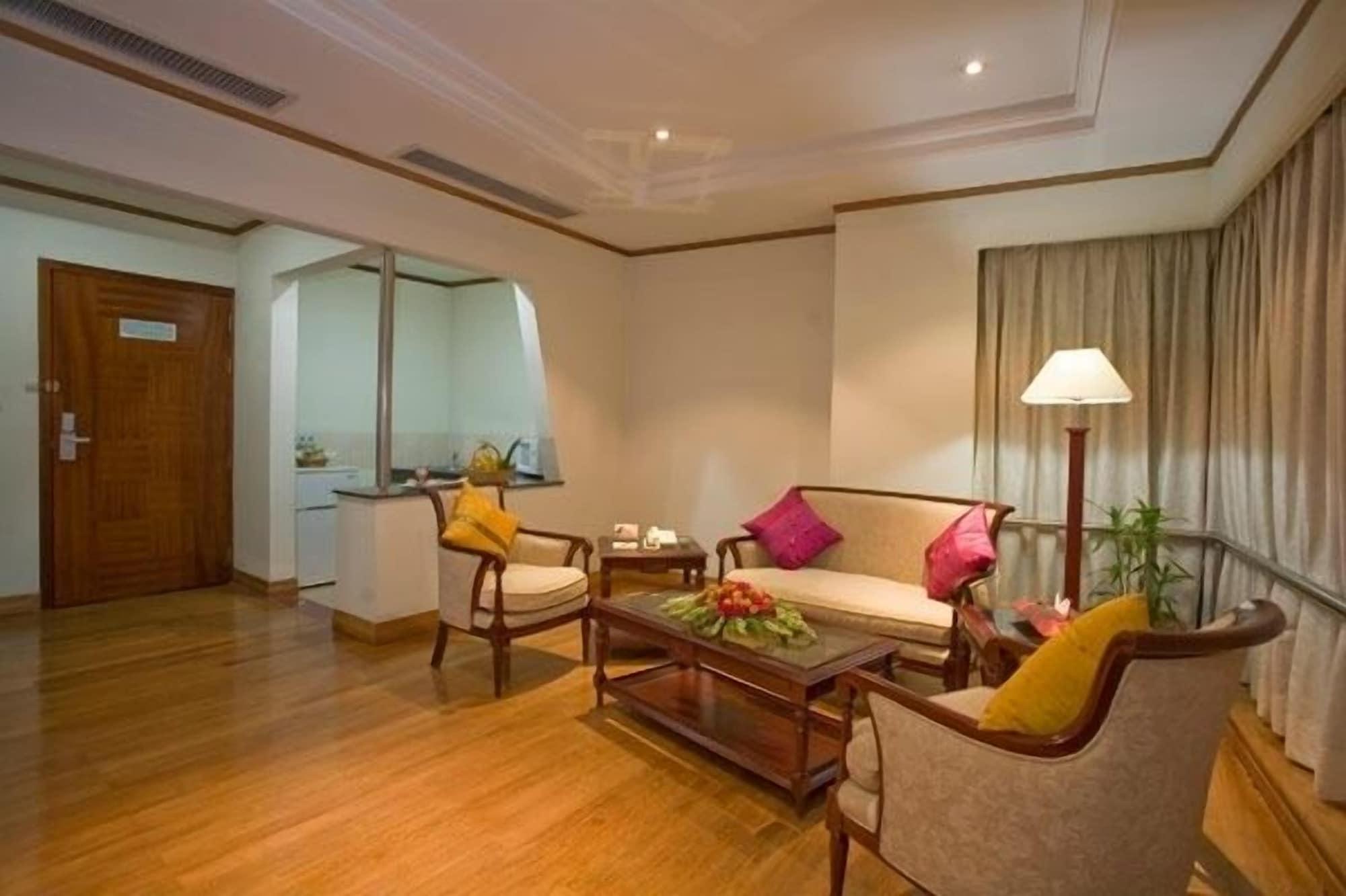 The Peninsula Chittagong Limited Hotel Bagian luar foto