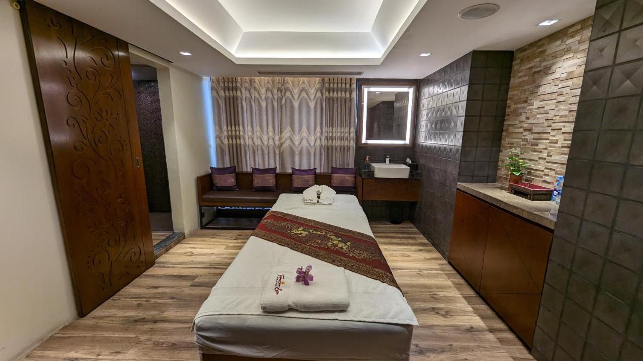The Peninsula Chittagong Limited Hotel Bagian luar foto