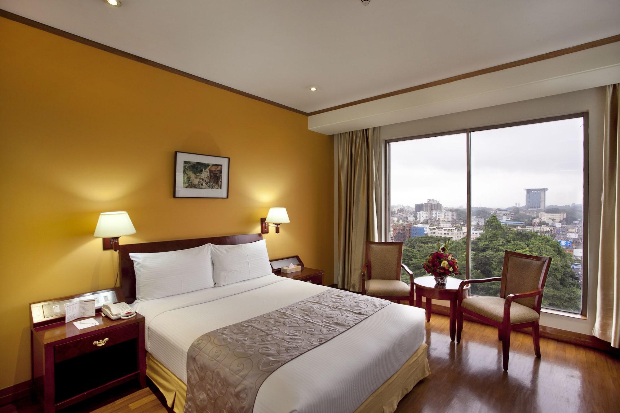 The Peninsula Chittagong Limited Hotel Bagian luar foto